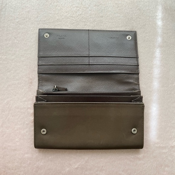 Authentic RARE Prada Wallet - Picture 3 of 11